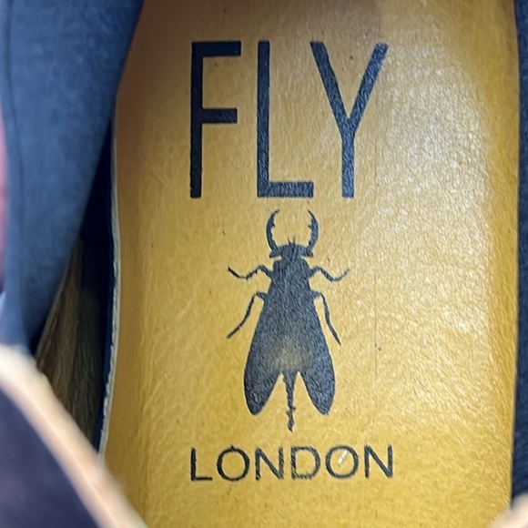 Men's Fly London Black Leather Chelsea Boot I Detailed Leather cut outs on toe - Picture 8 of 12